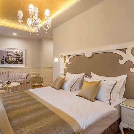 Royal Piazza Hotel Split Bagian luar foto