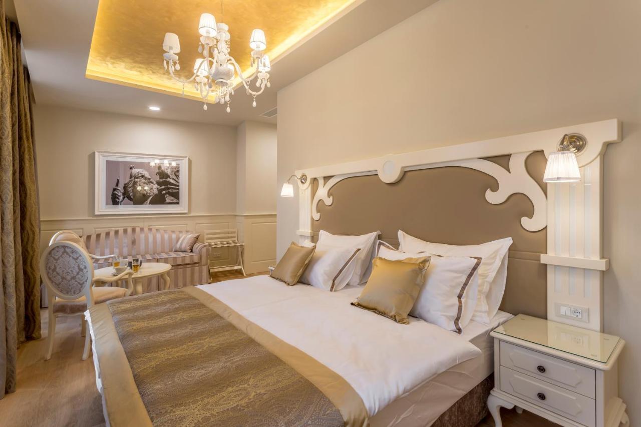 Royal Piazza Hotel Split Bagian luar foto