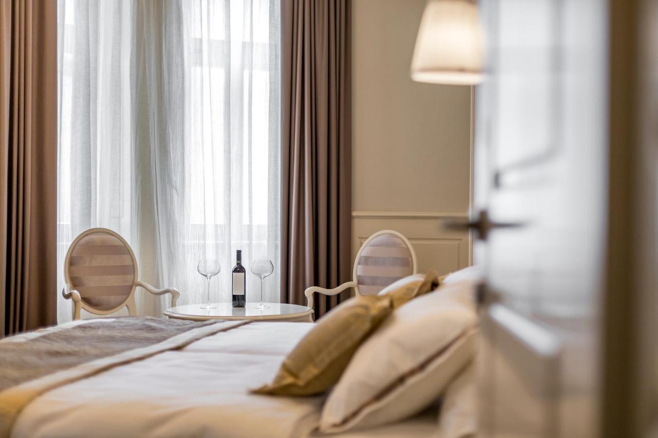 Royal Piazza Hotel Split Bagian luar foto