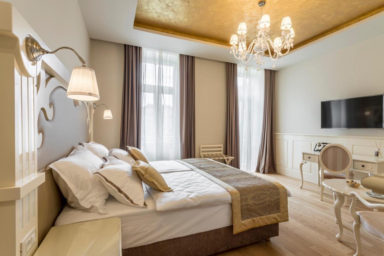 Royal Piazza Hotel Split Bagian luar foto