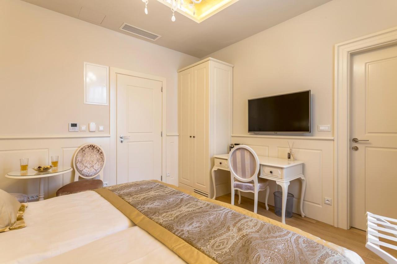 Royal Piazza Hotel Split Bagian luar foto