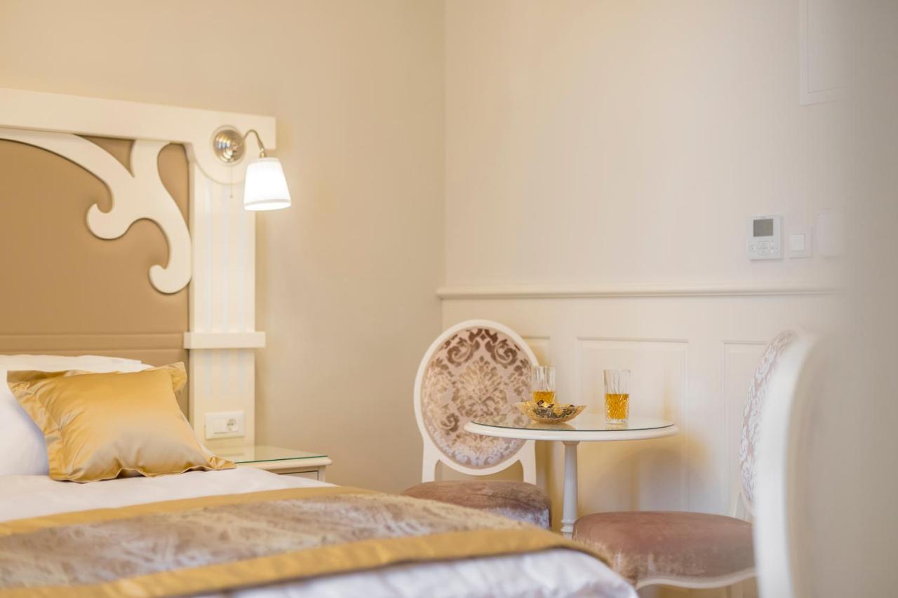 Royal Piazza Hotel Split Bagian luar foto